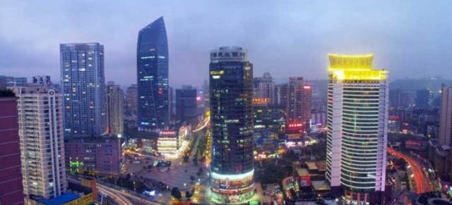 重庆盛会，嘉宾璀璨，观众热情如火